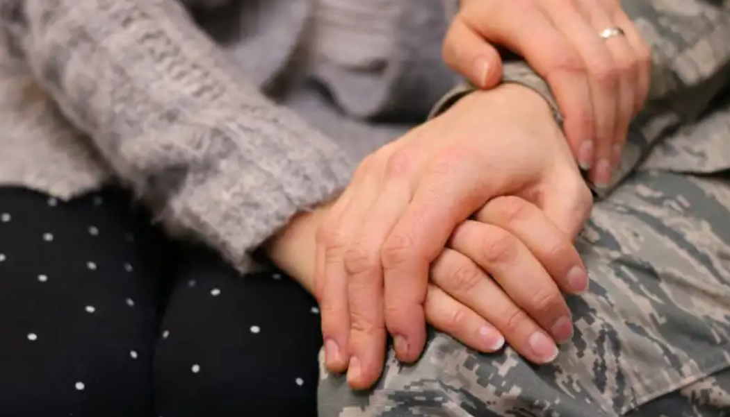 "Жизнь жесткая – подбрасывает соблазны". Психиатр Олег Чабан озвучил один личный вопрос, который может спасти отношения на расстоянии