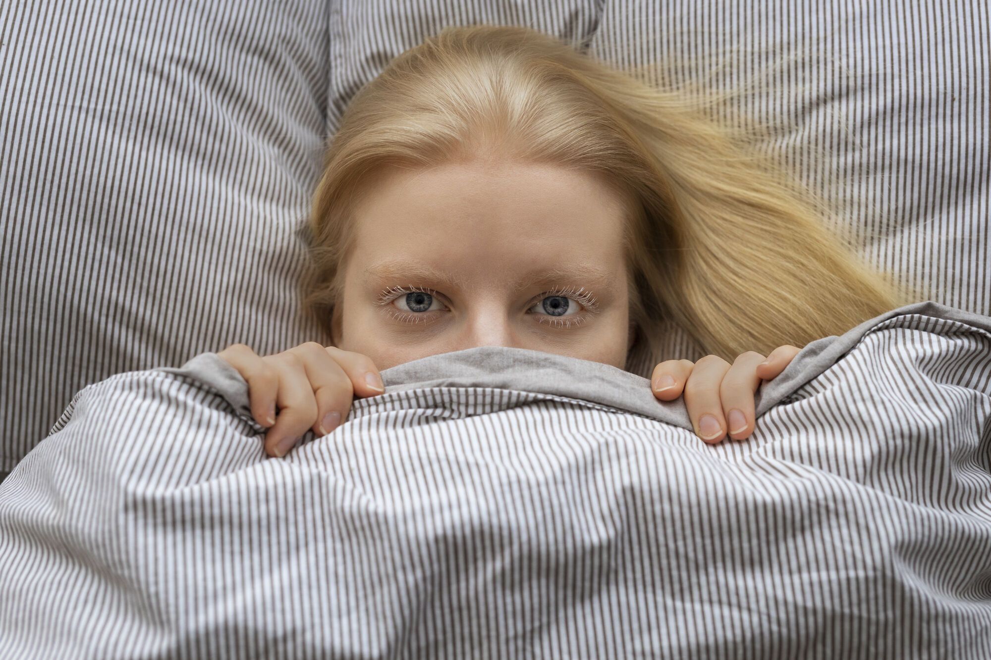 "Якщо сидітимеш близько до телевізора, то зіпсуєш собі зір". Топ-10 батьківських побрехеньок, які впізнають усі діти 90-х