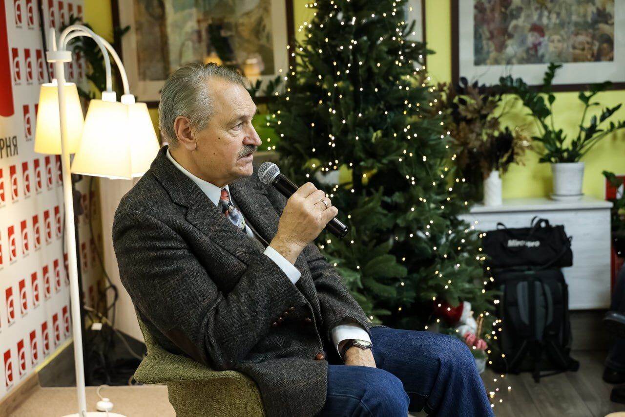 "Ми були різними". Відомий психіатр пояснив, чому українці вдома та за кордоном конфліктують, і розкрив цікавий рецепт єдності