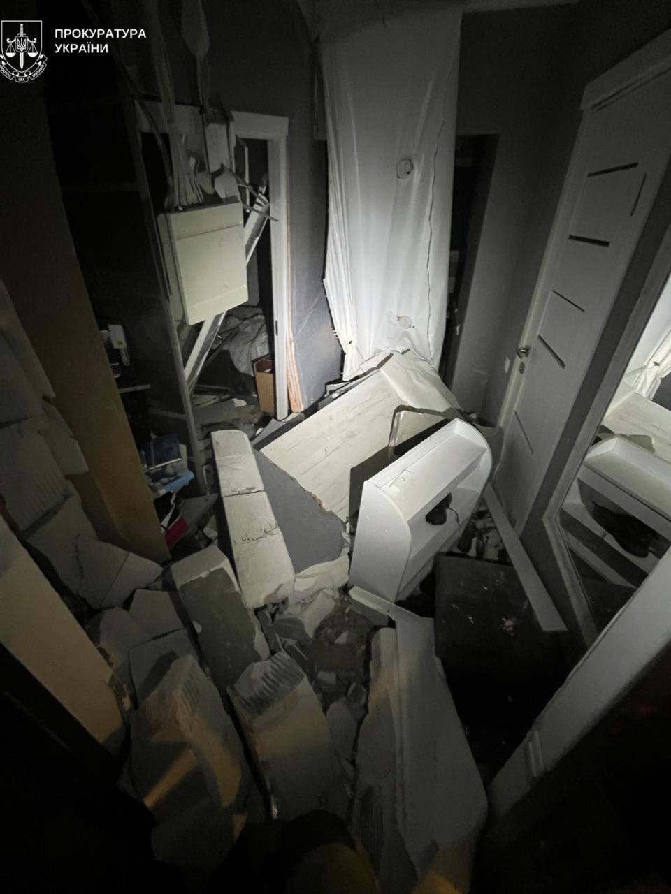 Оккупанты атаковали Одесскую область: один из дронов попал в многоэтажку, есть последствия. Фото и видео