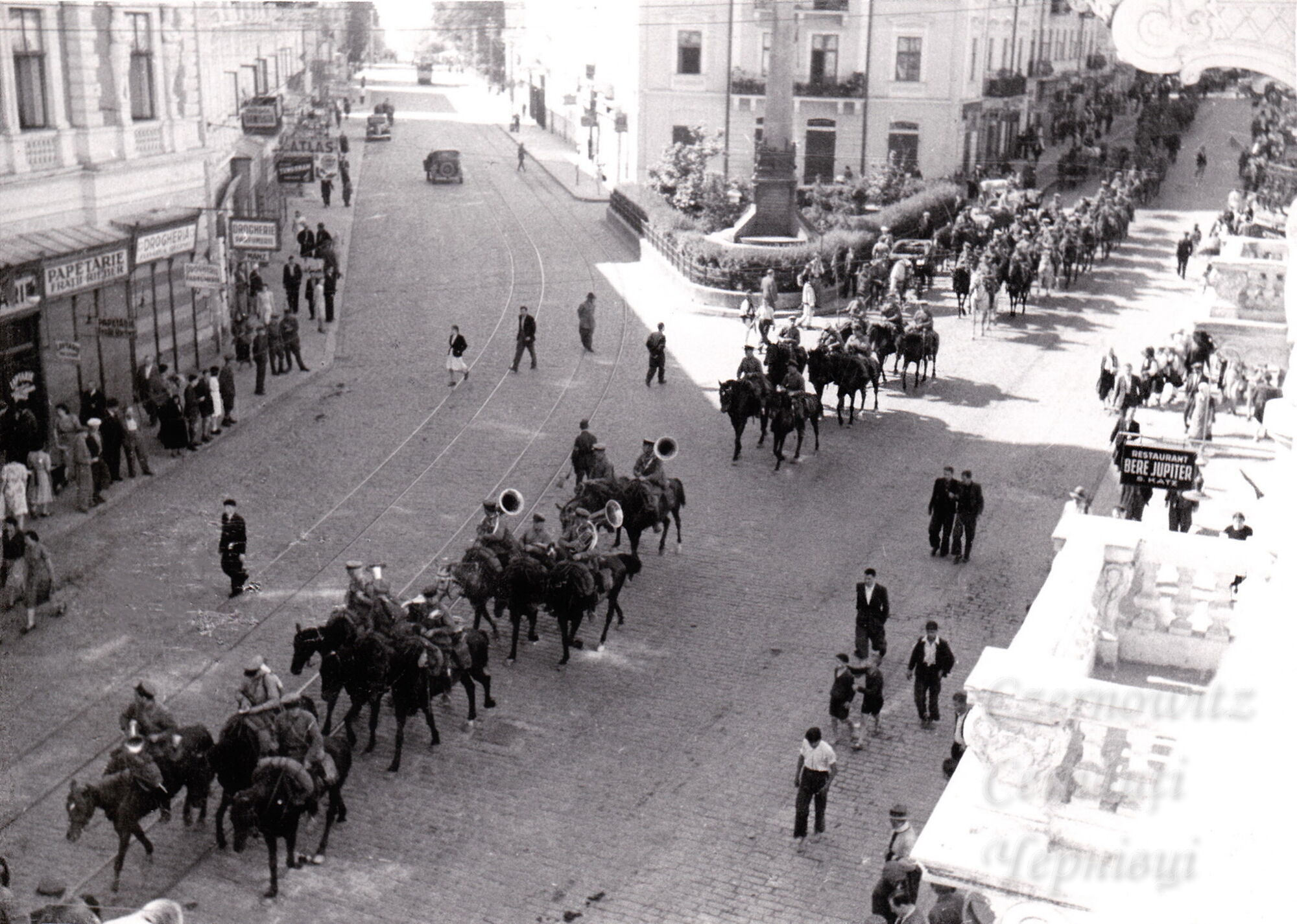 Черновцы в 1940 году: в сети показали исторические фото