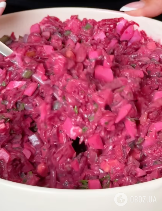 Смачніше і простіше, ніж "Шуба": корисний салат із буряка та оселедця