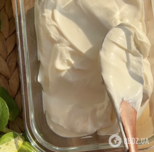 Без теста, сахара и выпечки: трендовый десерт Japanese из сметаны и печенья