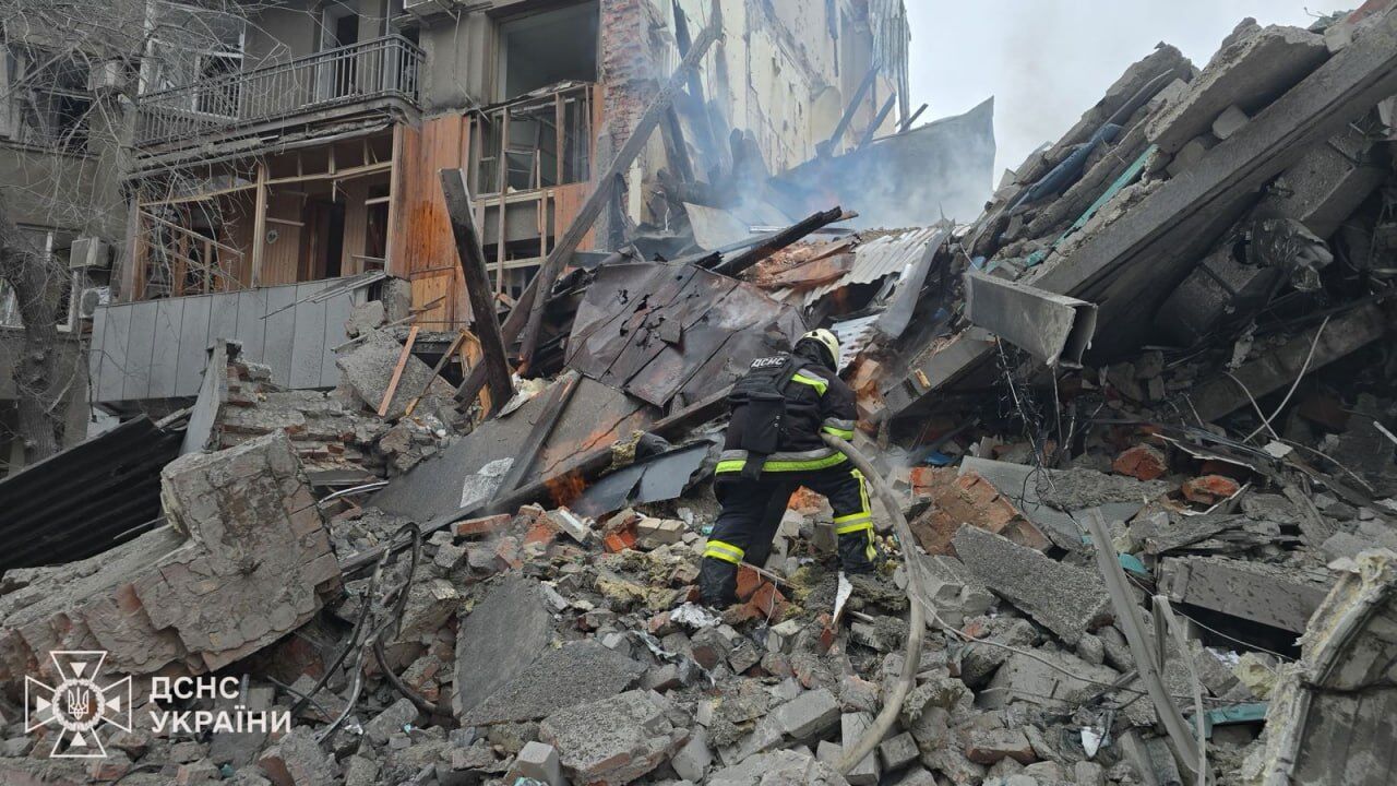 Удар "Іскандерами" по Харкову: під завалами знайшли фрагменти тіла четвертої жертви