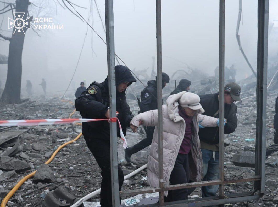 Удар "Іскандерами" по Харкову: під завалами знайшли фрагменти тіла четвертої жертви