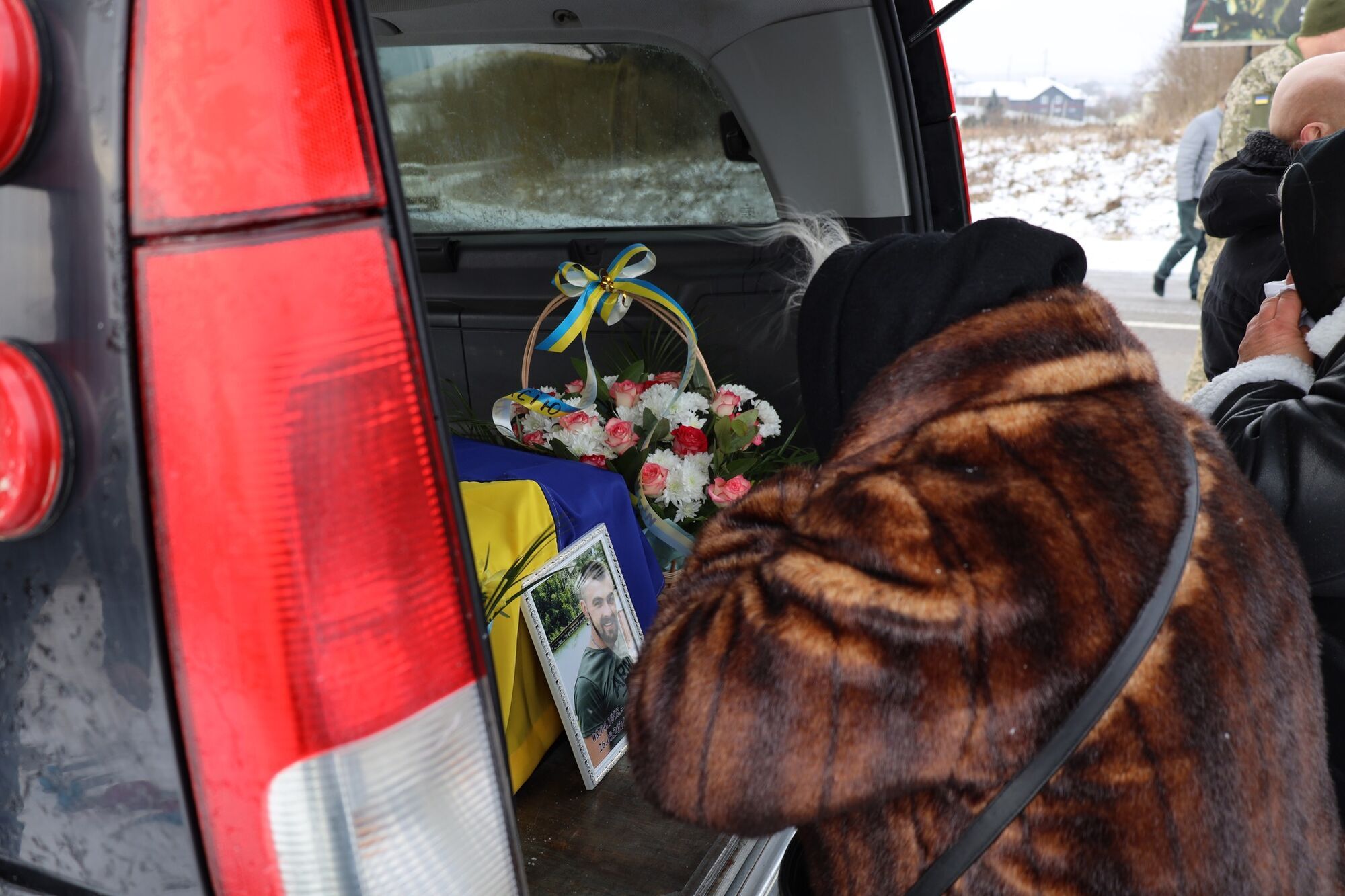 За покликом серця обрав шлях захисника: у Львові попрощалися з Героєм, що воював за Україну з 2016-го. Фото