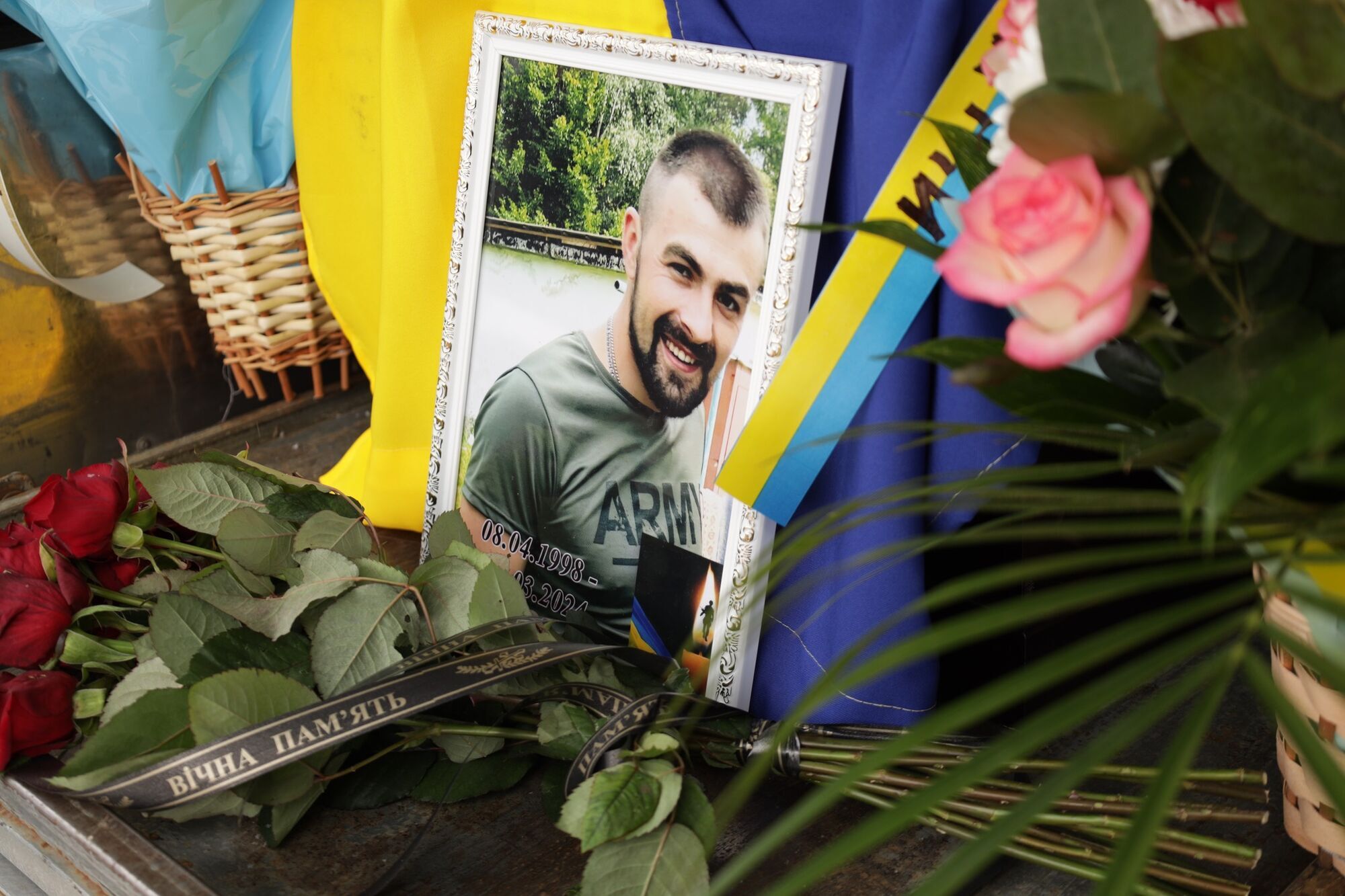 За покликом серця обрав шлях захисника: у Львові попрощалися з Героєм, що воював за Україну з 2016-го. Фото