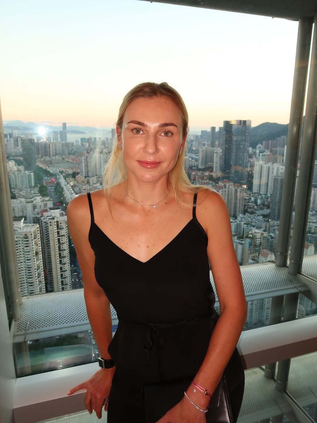 "Не потерять человечность": вторая ракетка Украины оправдалась за фото с экс-россиянками