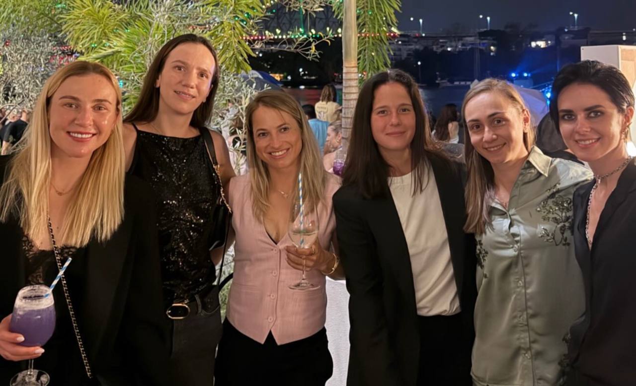 "Не потерять человечность": вторая ракетка Украины оправдалась за фото с экс-россиянками