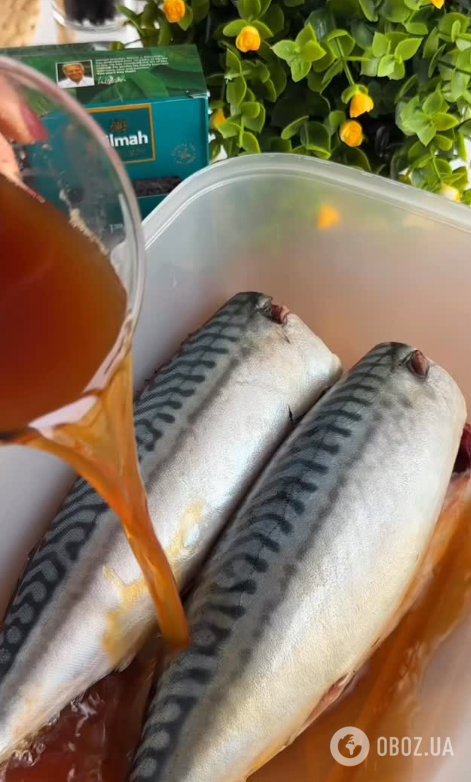 Пікантна скумбрія в чайному маринаді: смак риби вас приємно здивує