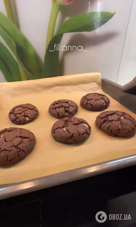 Домашнее шоколадное печенье с творожной начинкой: идеальный десерт для уютных семейных чаепитий