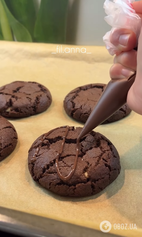 Домашнее шоколадное печенье с творожной начинкой: идеальный десерт для уютных семейных чаепитий