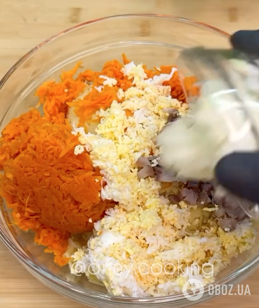 Корисна закуска з буряка та оселедця "Шуба": ділимося легким рецептом ефектної страви