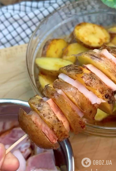 Як із печі: смачна запечена картопля по-українськи із салом і спеціями