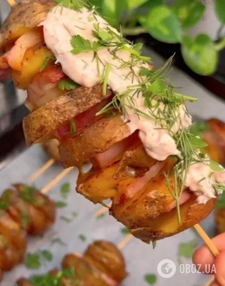 Як із печі: смачна запечена картопля по-українськи із салом і спеціями