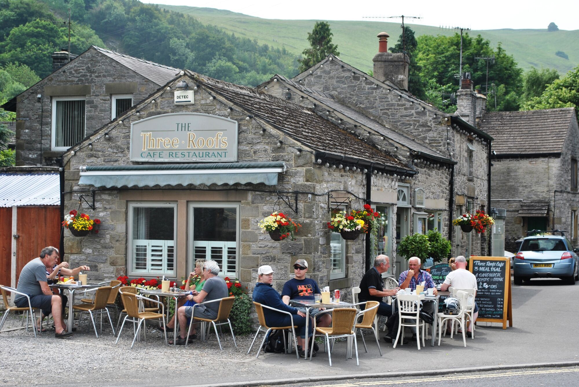 Попадете в сказку: туристам посоветовали невероятное село в Британии