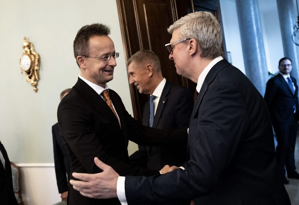 "Двостороннє питання": Сіярто заявив, що Угорщина не підтримає спільну позицію ЄС щодо Гренландії