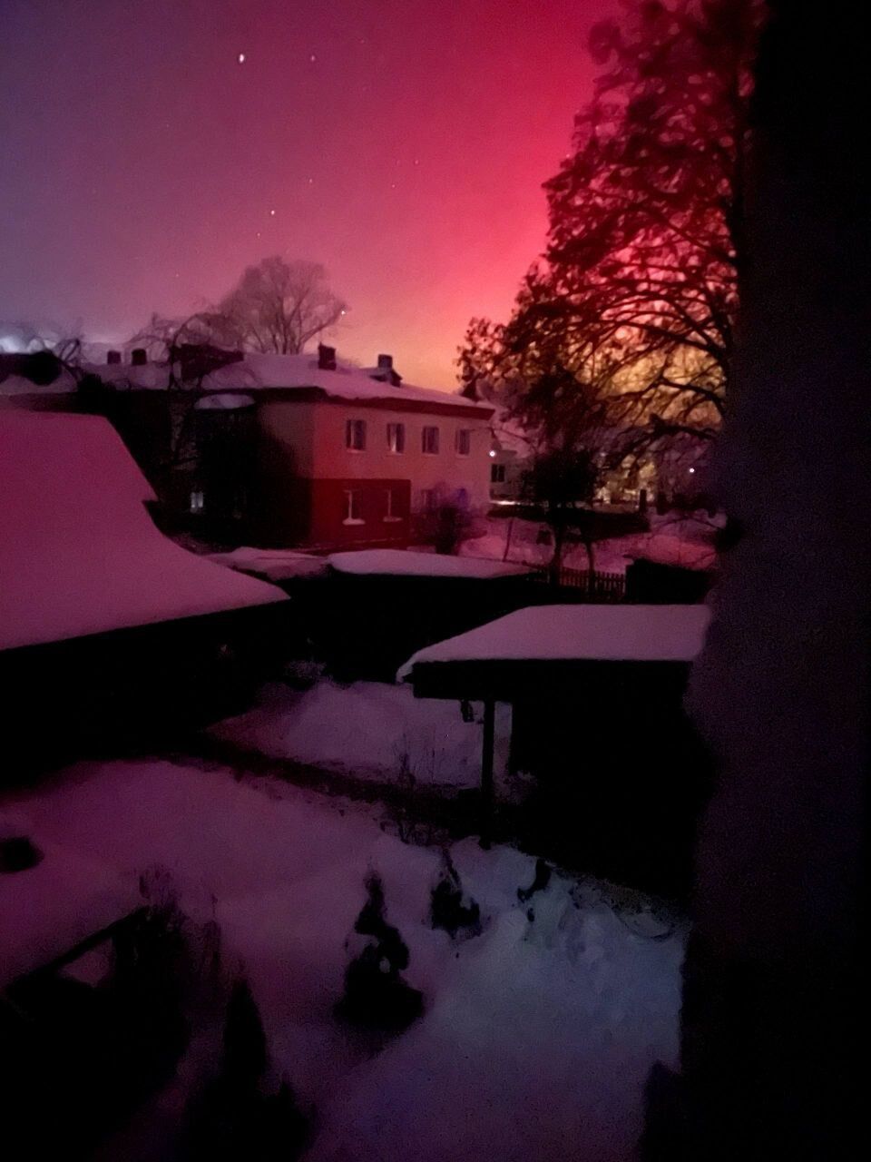 Над Україною фіксують полярне сяйво: що це за явище. Фото