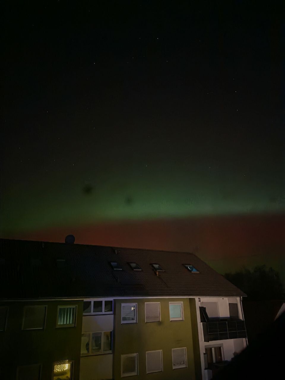 Полярне сяйво в Україні викликала екстремальна магнітна буря: деталі та видовищні фото