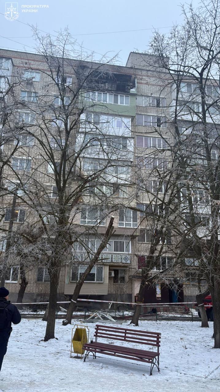 Оккупанты ударили по Одесской области: есть попадание в многоэтажку, поврежден объект энергетики. Фото