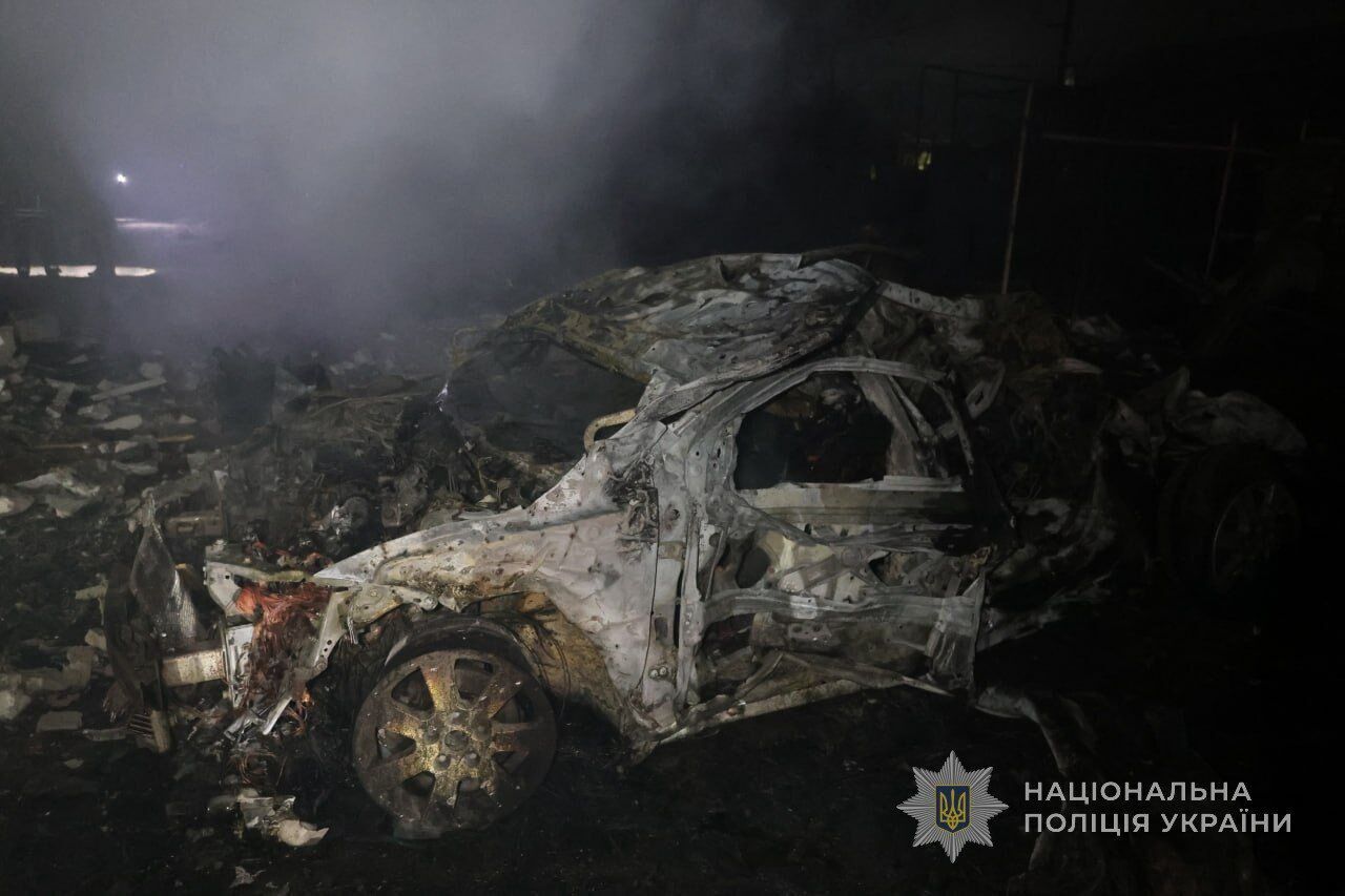 Росія атакувала Запоріжжя "Шахедами": троє загиблих, без електрики залишилося майже 1500 абонентів. Фото й відео