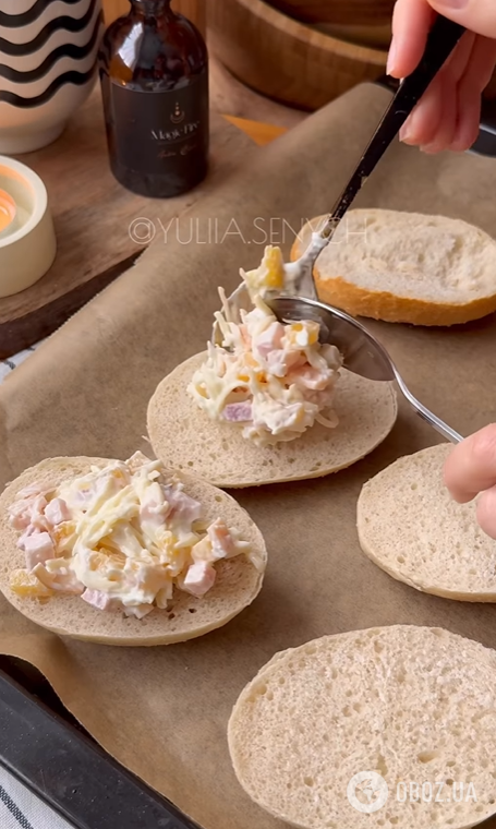 Ситні гарячі бутерброди в духовці: як приготувати швидкий перекус