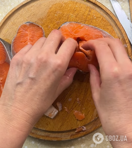 Как вкусно приготовить красную рыбу в духовке: добавьте пикантный соус и апельсин