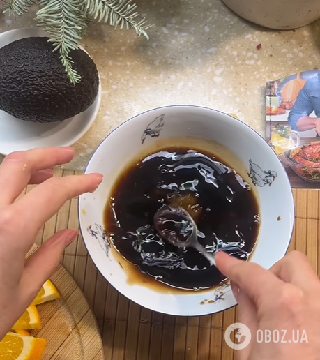 Как вкусно приготовить красную рыбу в духовке: добавьте пикантный соус и апельсин