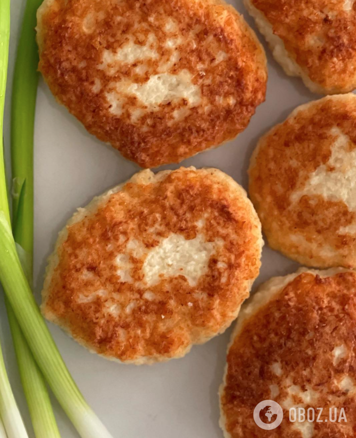 Що додати у фарш для курячих котлет, щоб вони були соковитими та м'якими: лише один інгредієнт