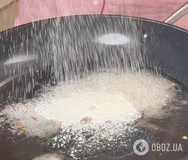 Що додати на дно сковорідки, щоб картопля не горіла і не прилипала: ділимося секретами приготування