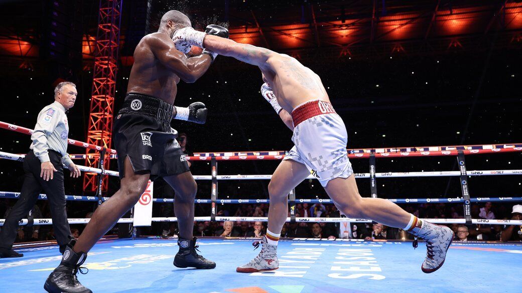 Усик здобув перемогу найкращим нокаутом року. Відео