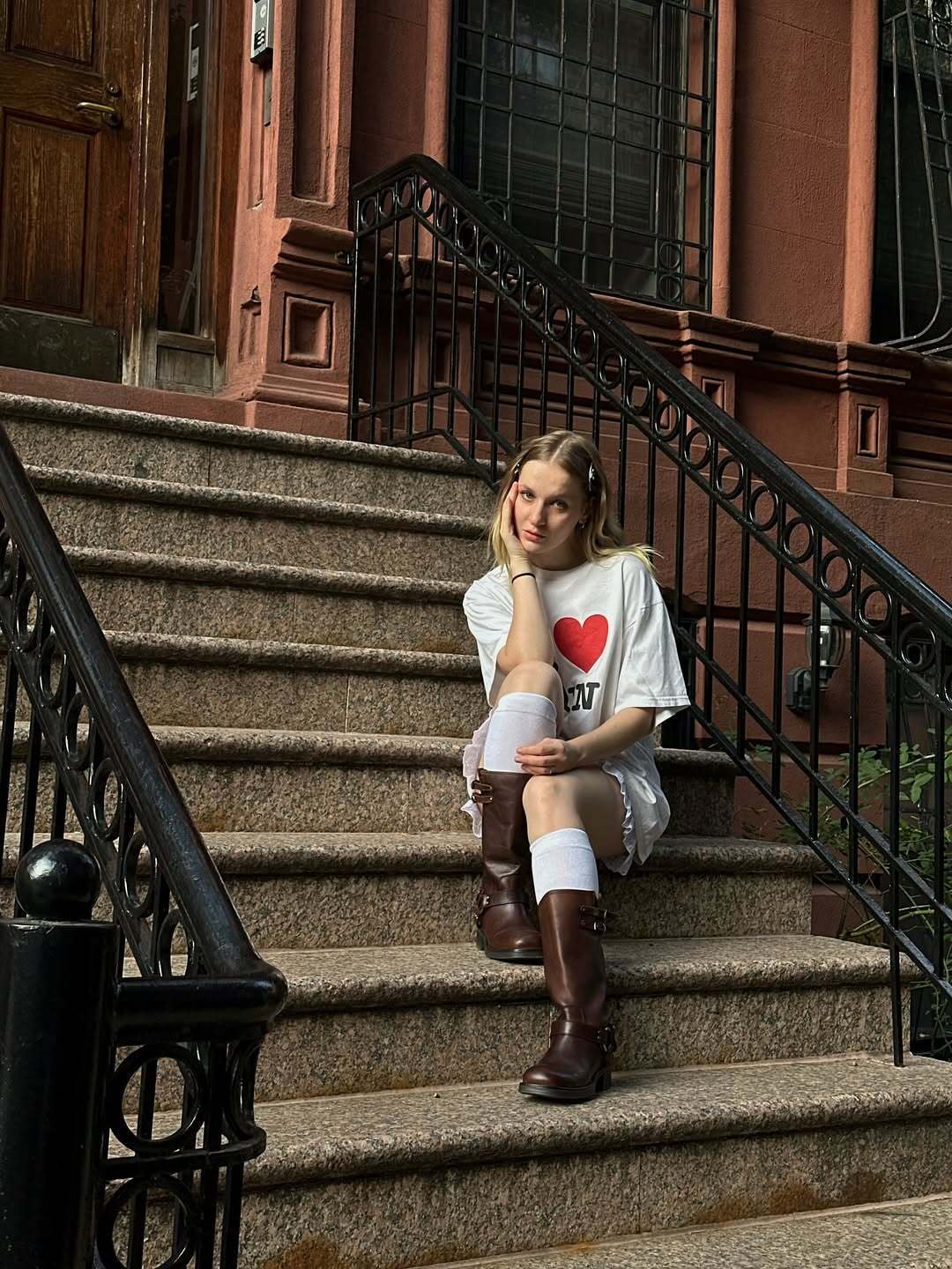 Гроші не пахнуть: з російської блогерки намагаються зліпити "зірку Голлівуду" на тлі геноциду в Україні