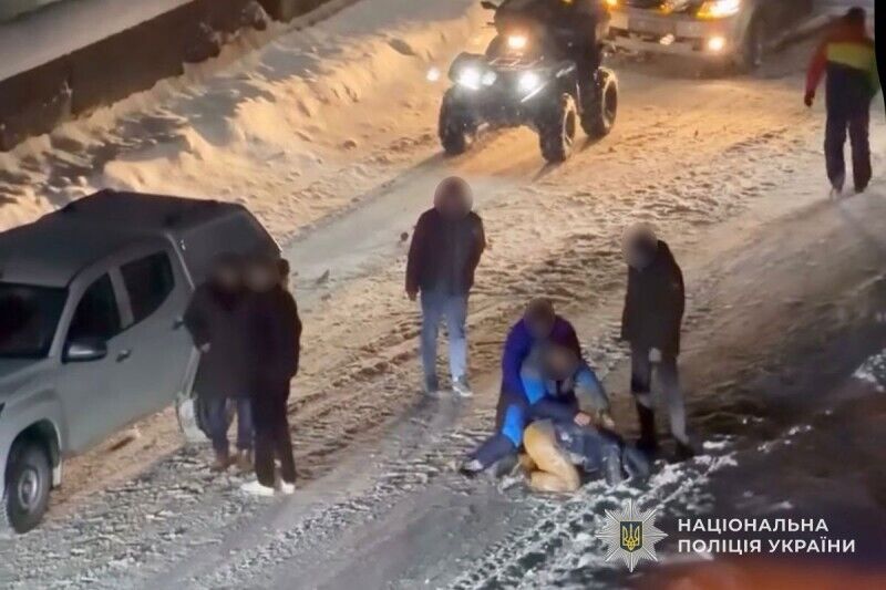 На Тернопольщине мажоры после устроенного ДТП избили военного и пытались замять дело "с помощью ТЦК": разгорелся скандал. Видео
