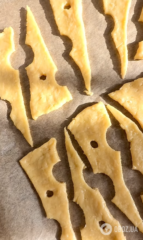 Як приготувати смачний сирний крекер в домашніх умовах: всього чотири інгредієнти