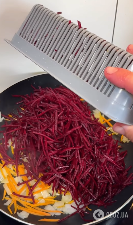 Наваристый красный борщ на ужин: делимся самым простым пошаговым рецептом