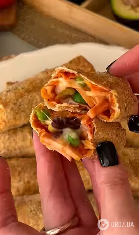 Ліниві рулетики з тіста філо: додайте всередину багато сиру та м'ясо