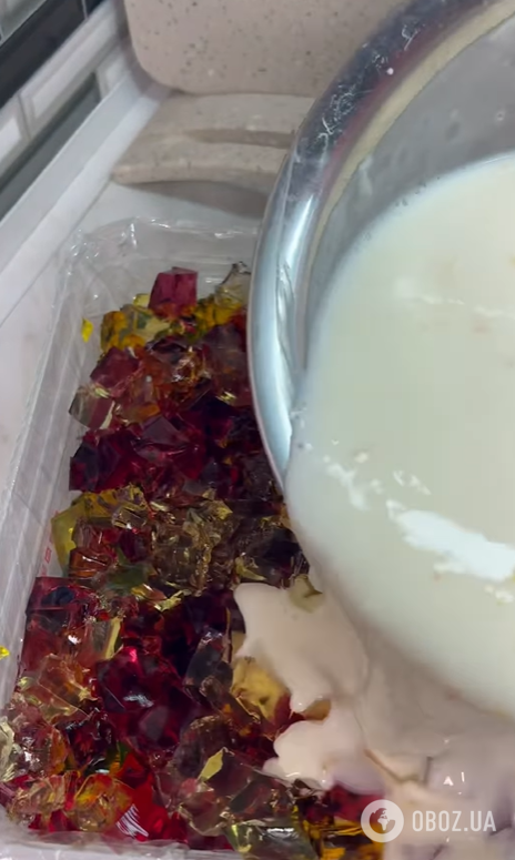 "Бите скло" на йогурті: як приготувати звичний десерт по-новому