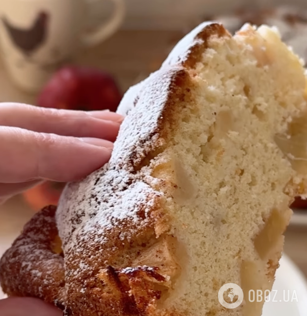 Пышная домашняя "Шарлотка": самый простой и быстрый рецепт домашнего десерта