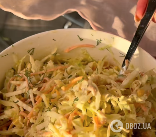 Корисний і смачний салат із пекінської капусти: легкий рецепт страви, яку можна їсти щодня