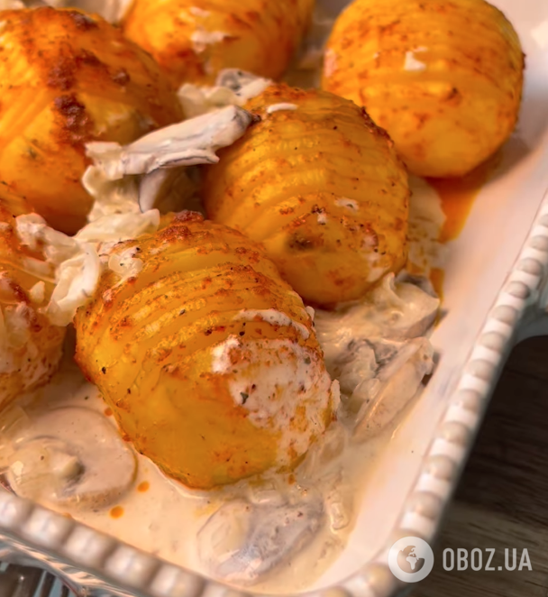 Запечена картопля з грибним соусом: рецепт страви для всієї родини