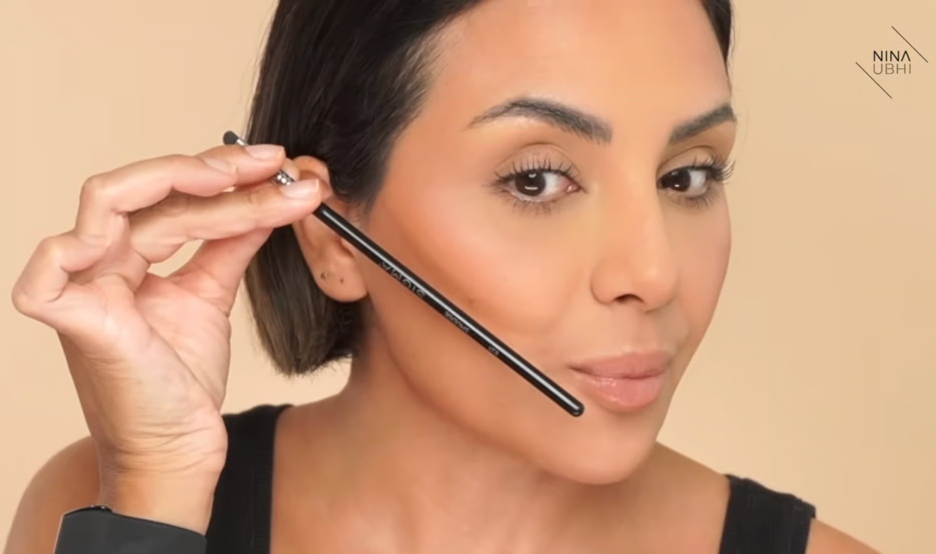 Румʼяна можуть "підтягнути" обличчя: куди наносити