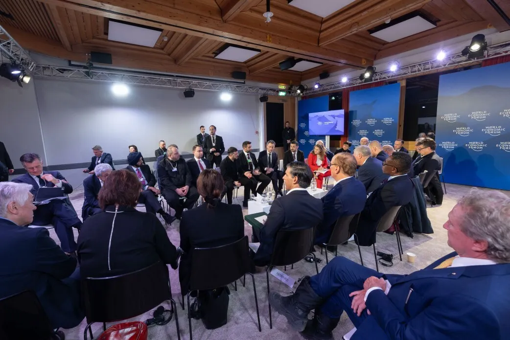 "Возвращаемся домой с договоренностями о новом пакете ПВО": Зеленский подвел итоги поездки на форум в Давос. Видео