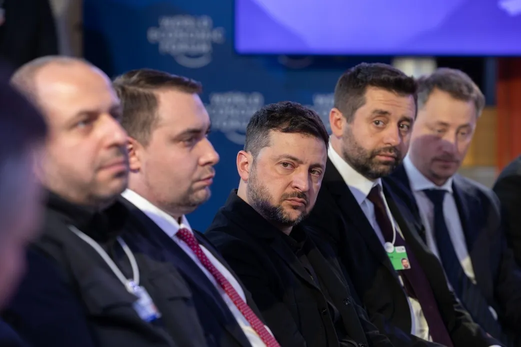 "Возвращаемся домой с договоренностями о новом пакете ПВО": Зеленский подвел итоги поездки на форум в Давос. Видео