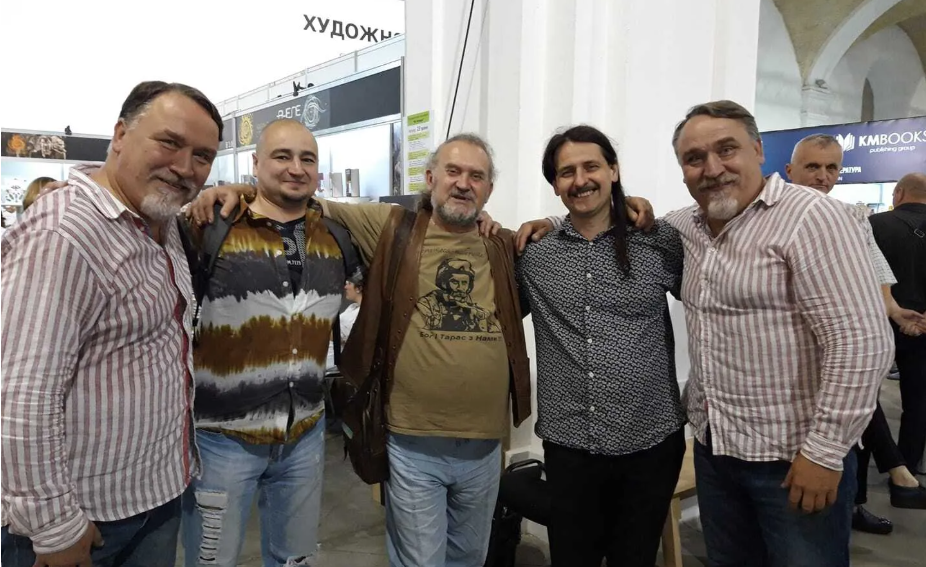 "Хвороба мене дуже змінила". Казкар Сашко Лірник, який пережив інсульт, – про день народження в лікарні, період життя у Росії та сварки з Іриною Фаріон