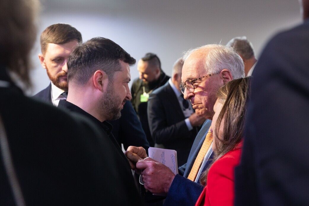 "Возвращаемся домой с договоренностями о новом пакете ПВО": Зеленский подвел итоги поездки на форум в Давос. Видео