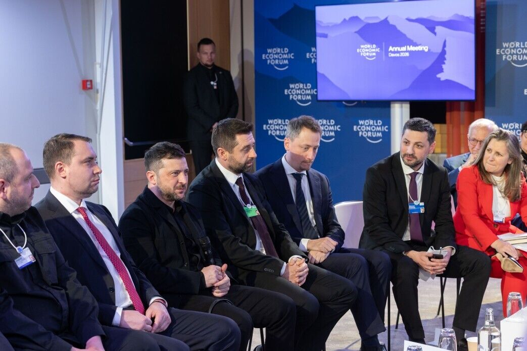 "Возвращаемся домой с договоренностями о новом пакете ПВО": Зеленский подвел итоги поездки на форум в Давос. Видео