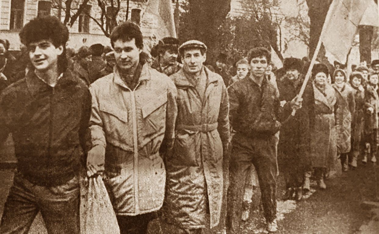 "Живая цепь" за возрождение независимой Украины: как в Киеве в 1990-м году отмечали День Соборности. Фото