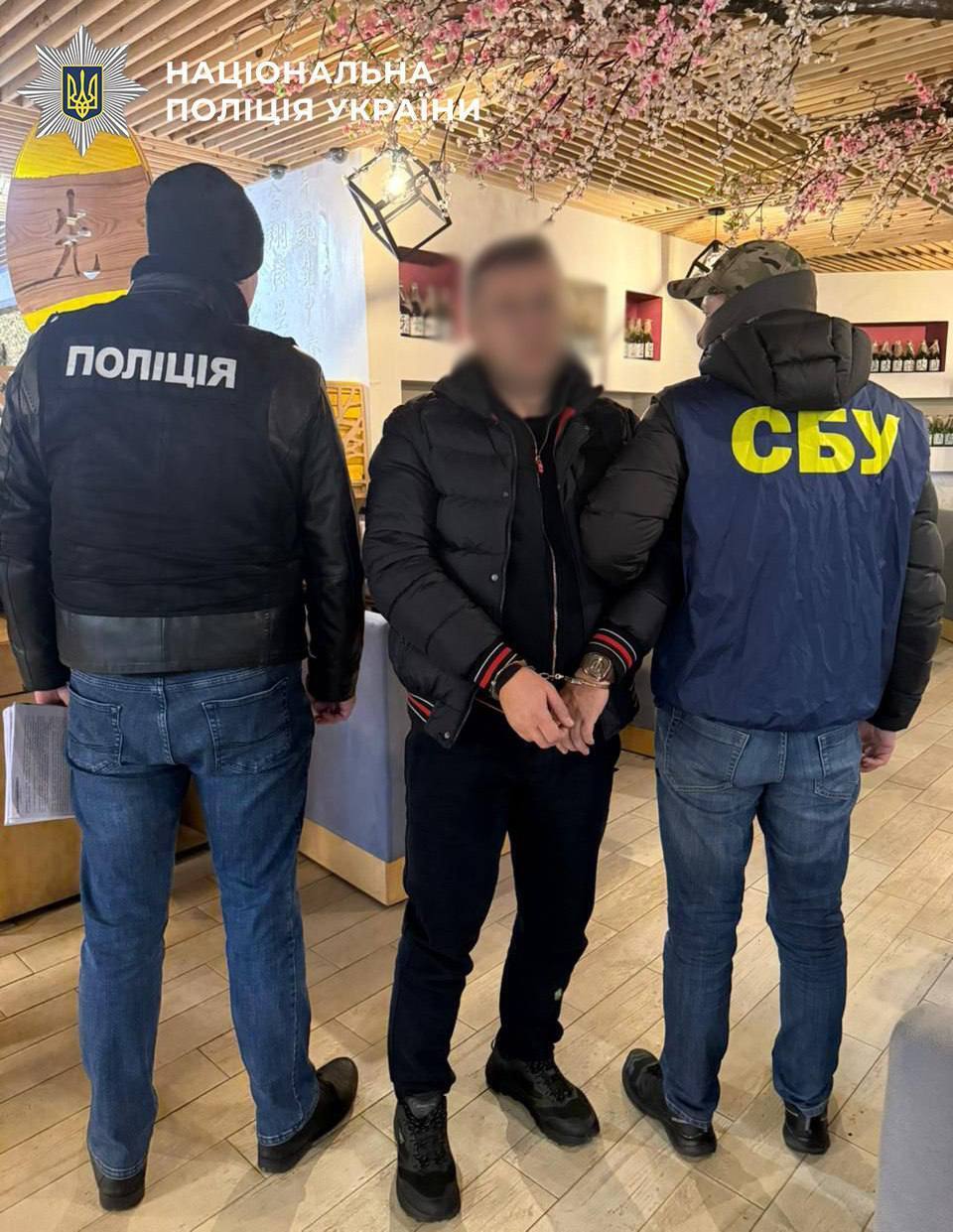 Инсценировал убийство на охоте и требовал почти $500 тыс. у бизнесмена: в Киеве задержали злоумышленника. Фото