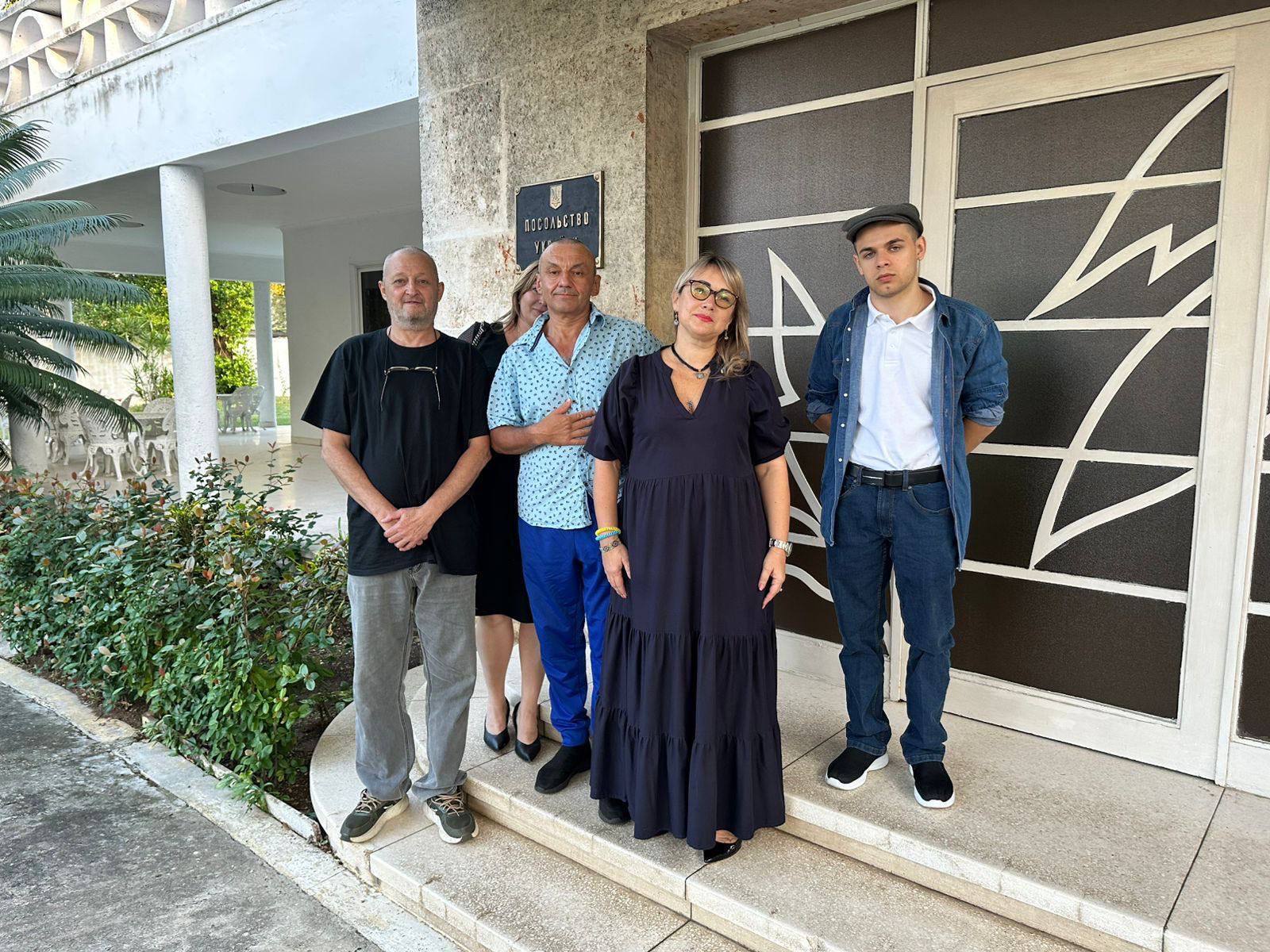 "Уже в дорозі до рідних": звільнено трьох громадян України, яких незаконно утримували у Венесуелі