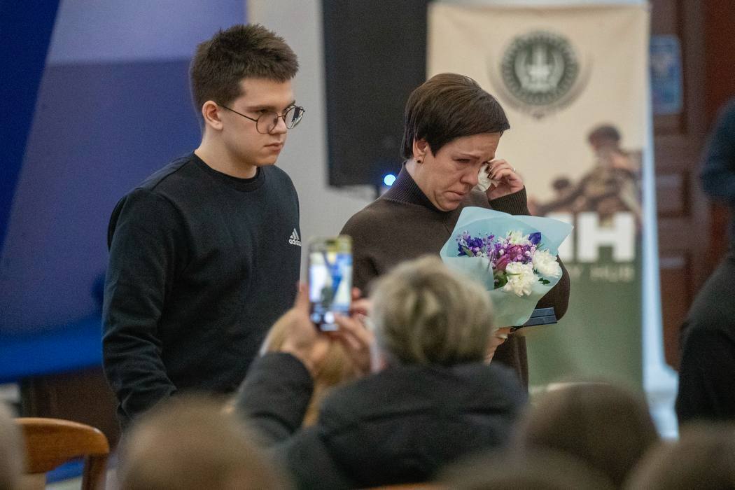 "Їхні імена назавжди в історії": Кличко у День Соборності зустрівся із родинами загиблих захисників України. Фото